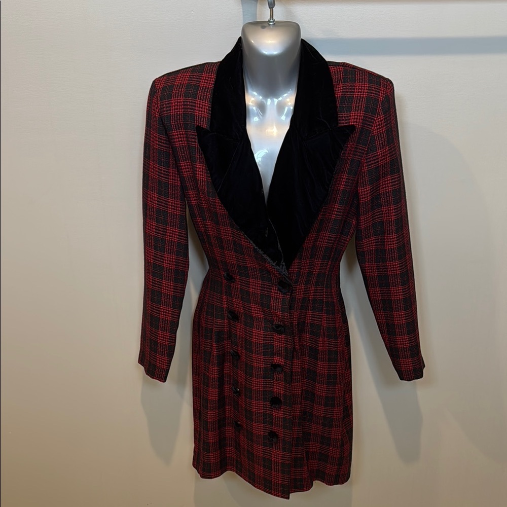 La Belle Red and Black Tailored Blazer with Velvet Lapel